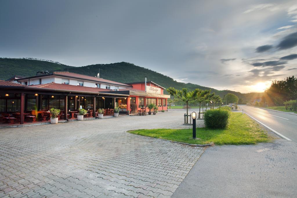 Guesthouse Osterija Branik Luaran gambar